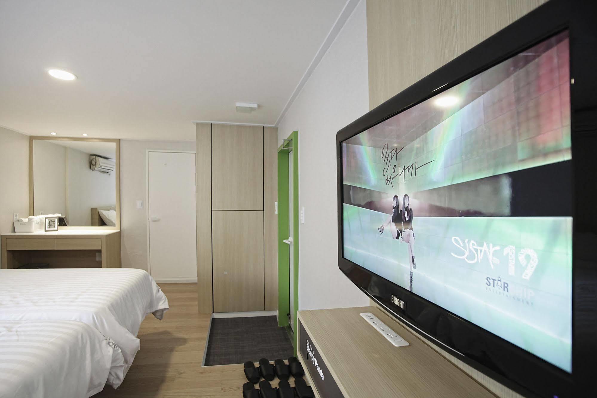 Hotel Sleepy Panda Streamwalk Seoul Jongno Exterior foto